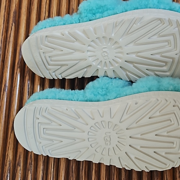 UGG Oh Fluffita Genuine Shearling Size 11 Slipper - Picture 7 of 12